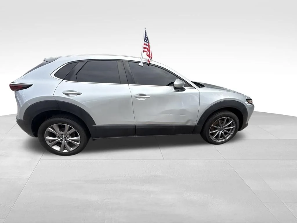 Used 2021 Silver Mazda Preferred image 8