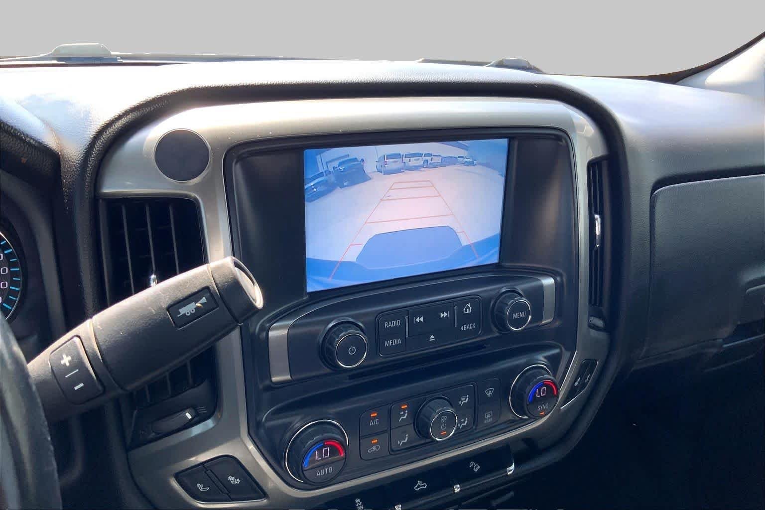 Used 2018 Silver Ice Metallic Chevrolet LT image 27