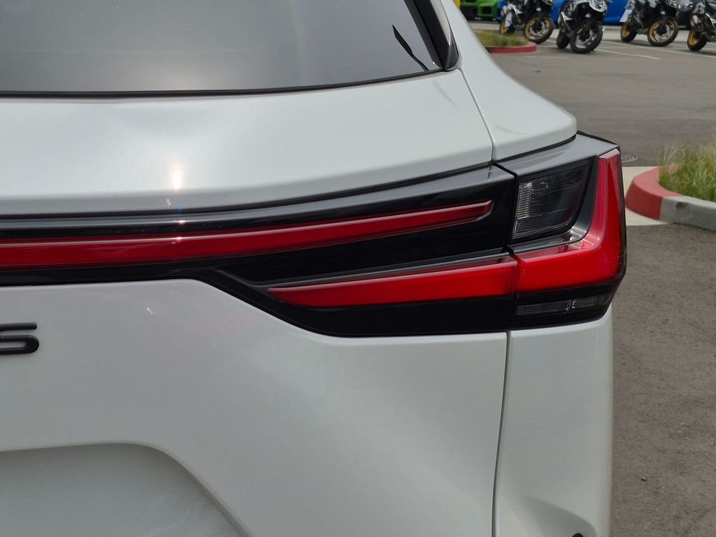 Used 2025 White Lexus 350h Premium image 28