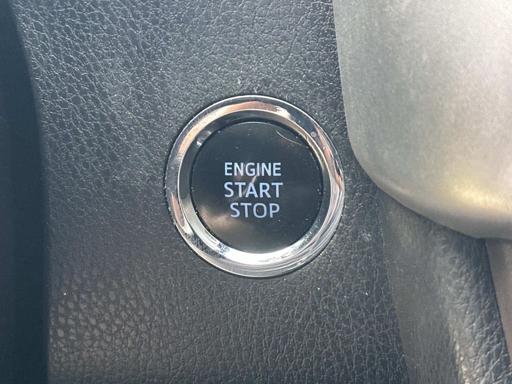 Used 2018 Black Toyota XLE image 20