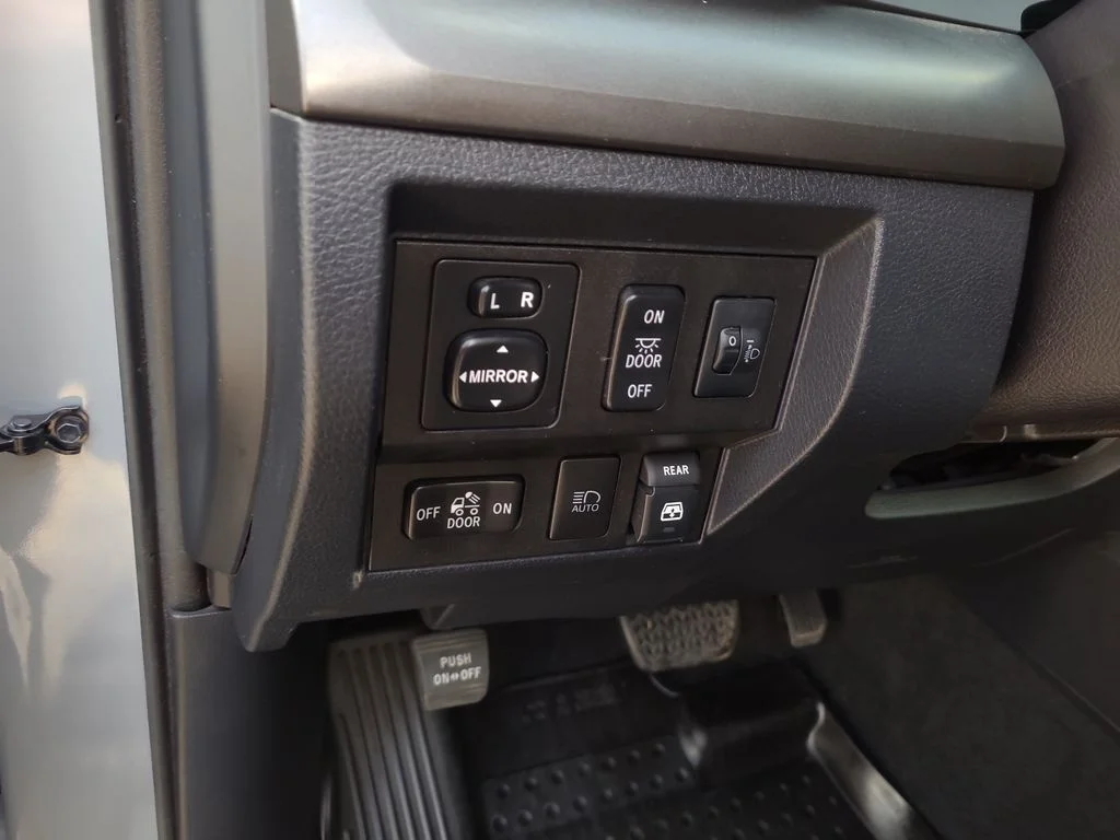 Used 2019 Gray Toyota SR5 image 22