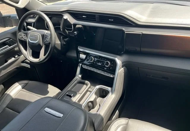 Used 2025 Sterling Metallic GMC Denali image 18