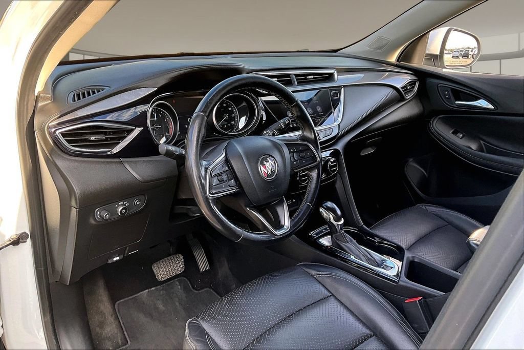 Used 2021 SUMMIT WHITE Buick Essence image 13