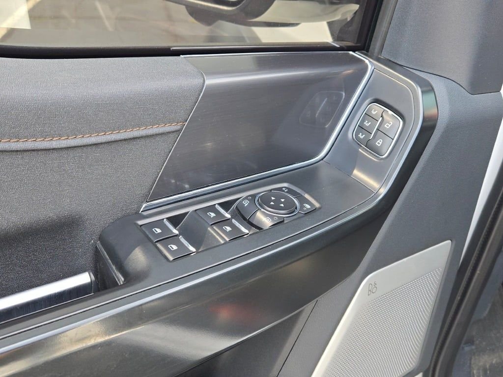 Used 2022 White Ford Raptor image 24