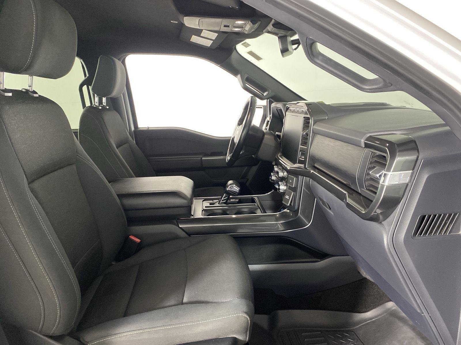 Used 2022 Oxford White Ford XLT image 29