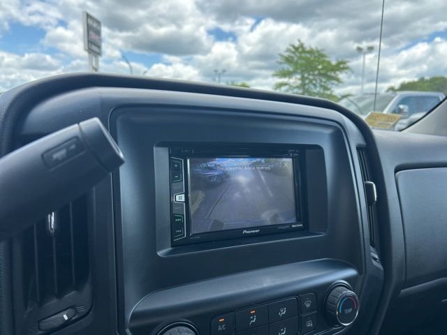 Used 2015 Silver GMC Base image 24