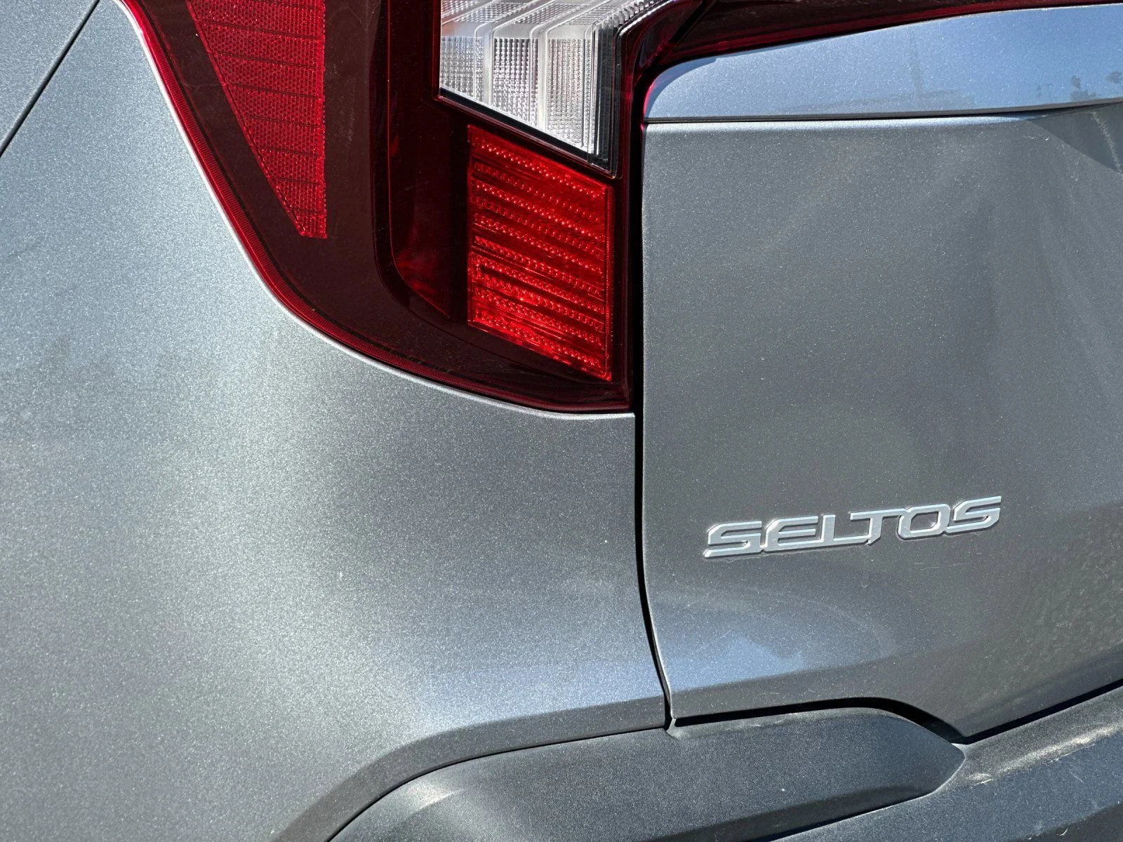 2025 Kia Seltos LX - Photo 25