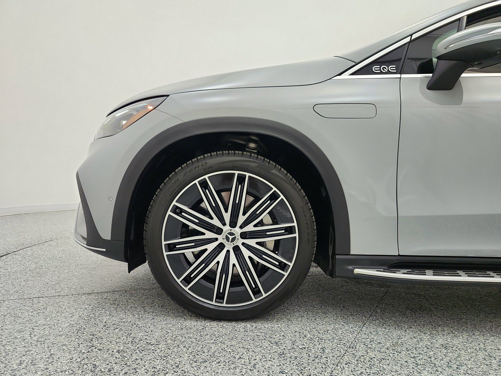 Certified Used 2023 MANUFAKTUR Alpine Grey Mercedes-Benz EQE 500 4MATIC® SUV image 17