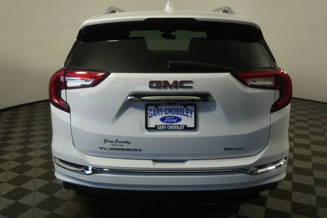 Used 2022 Summit White GMC Denali image 4