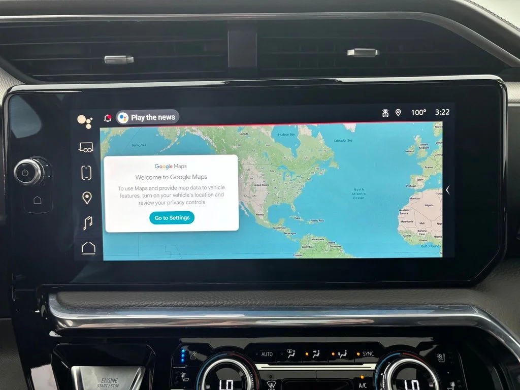 Used 2023 Silver GMC Denali image 5
