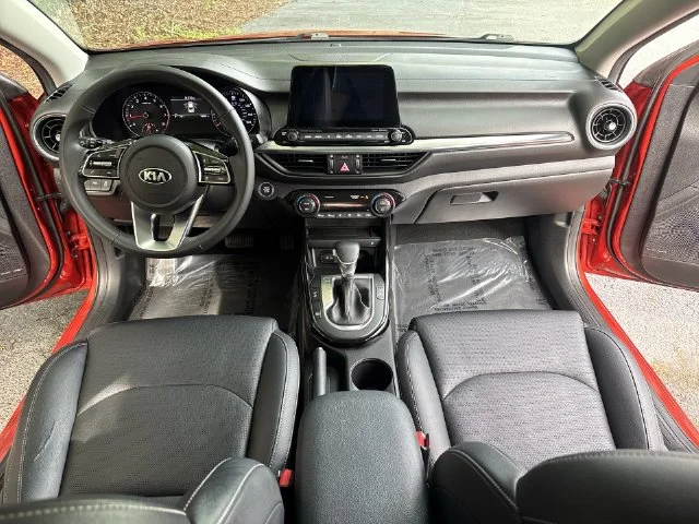 Used 2019 Red Kia EX image 9