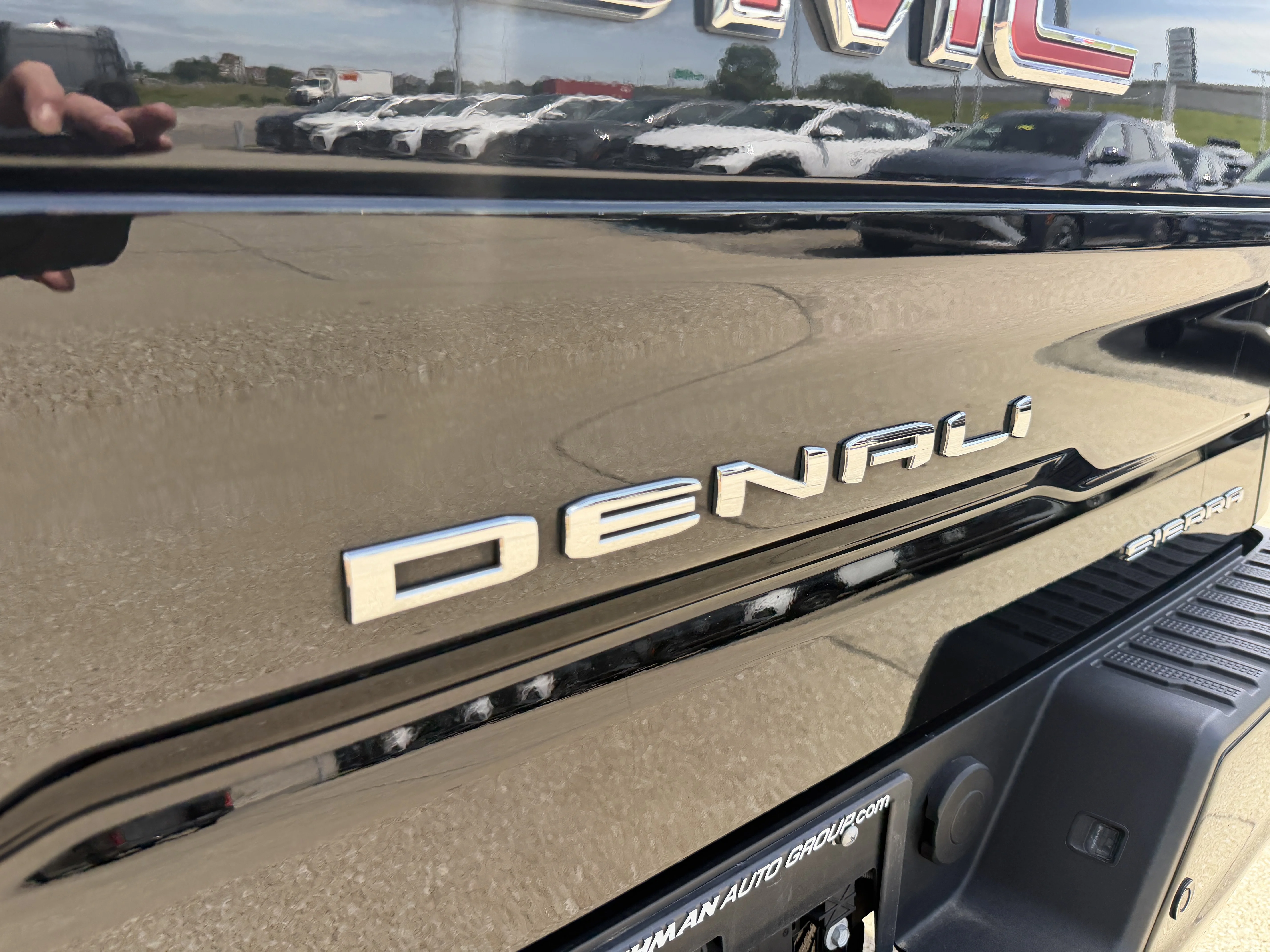 Used 2024 Onyx Black GMC Denali image 9