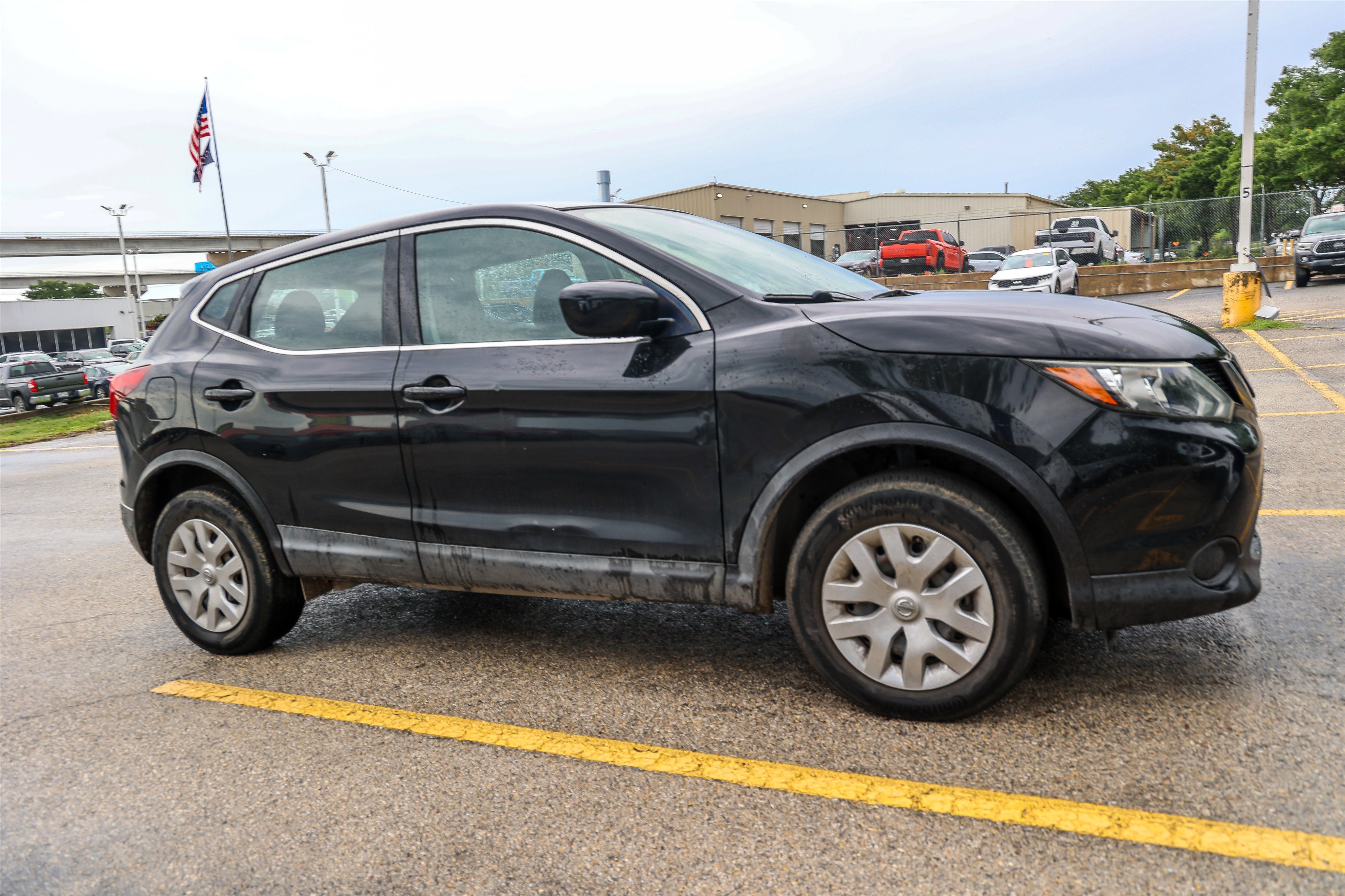 Used 2019 Magnetic Black Pearl Nissan S image 6