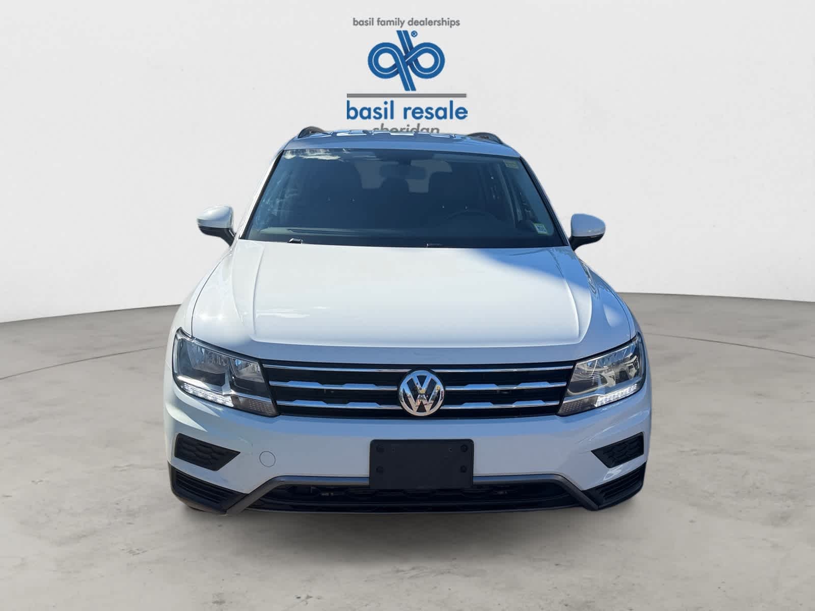 Used 2019 Pure White Volkswagen SE image 10