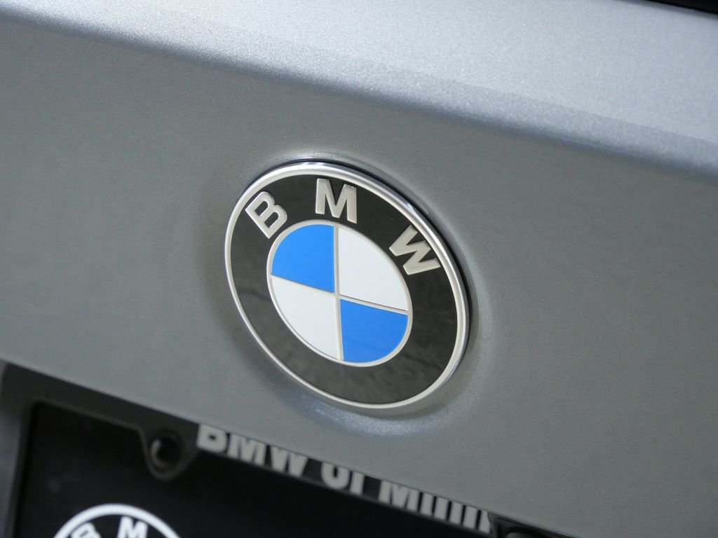 New 2026 Skyscraper Grey Metallic BMW 330i xDrive image 11