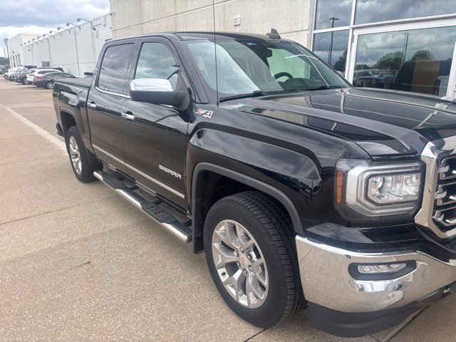 Used 2018 ONYX BLACK GMC SLT image 2