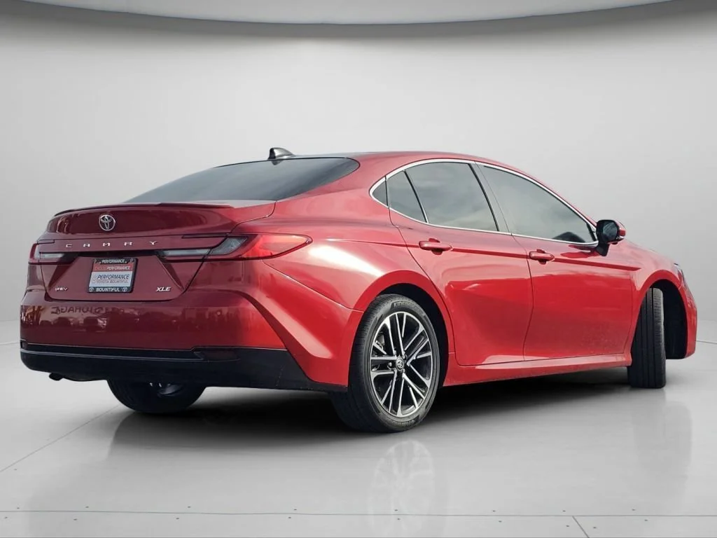 2025 Toyota Camry XLE - Photo 9