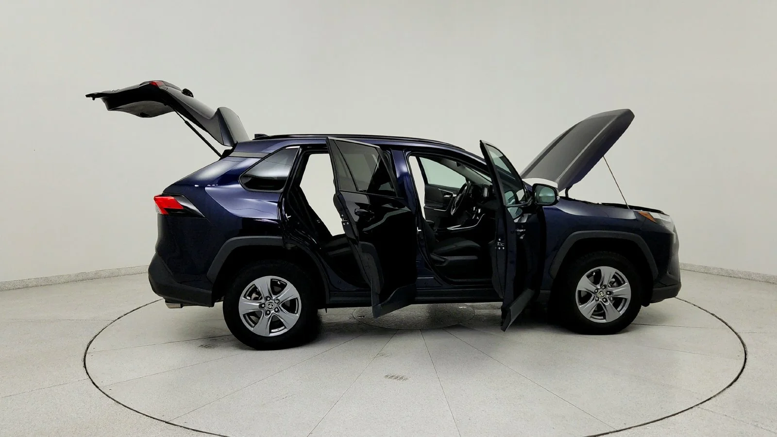 Used 2022  Toyota XLE image 14