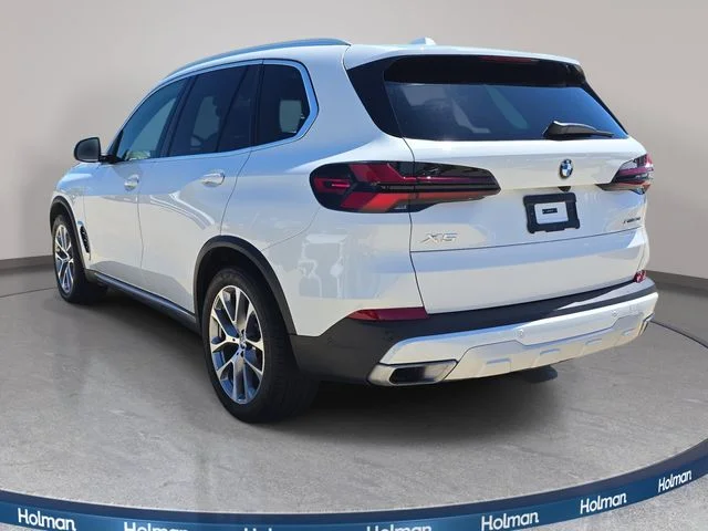 Used 2024 White BMW xDrive40i image 8