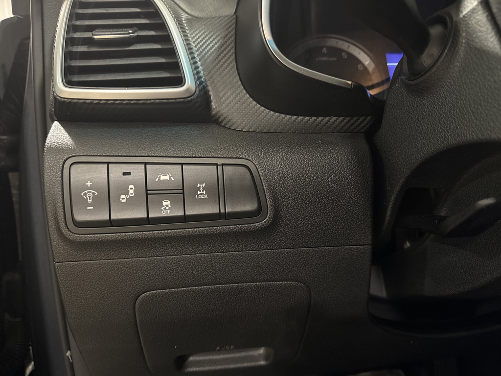 Used 2020 Blue Hyundai Value image 22