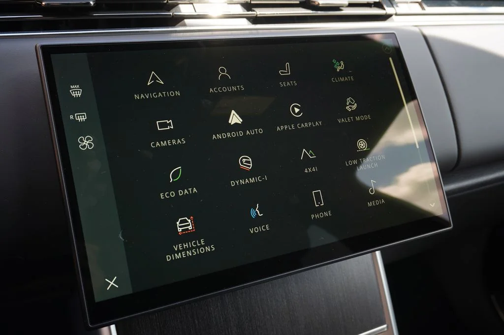 New 2026 Flux Silver Satin Land Rover SE image 19