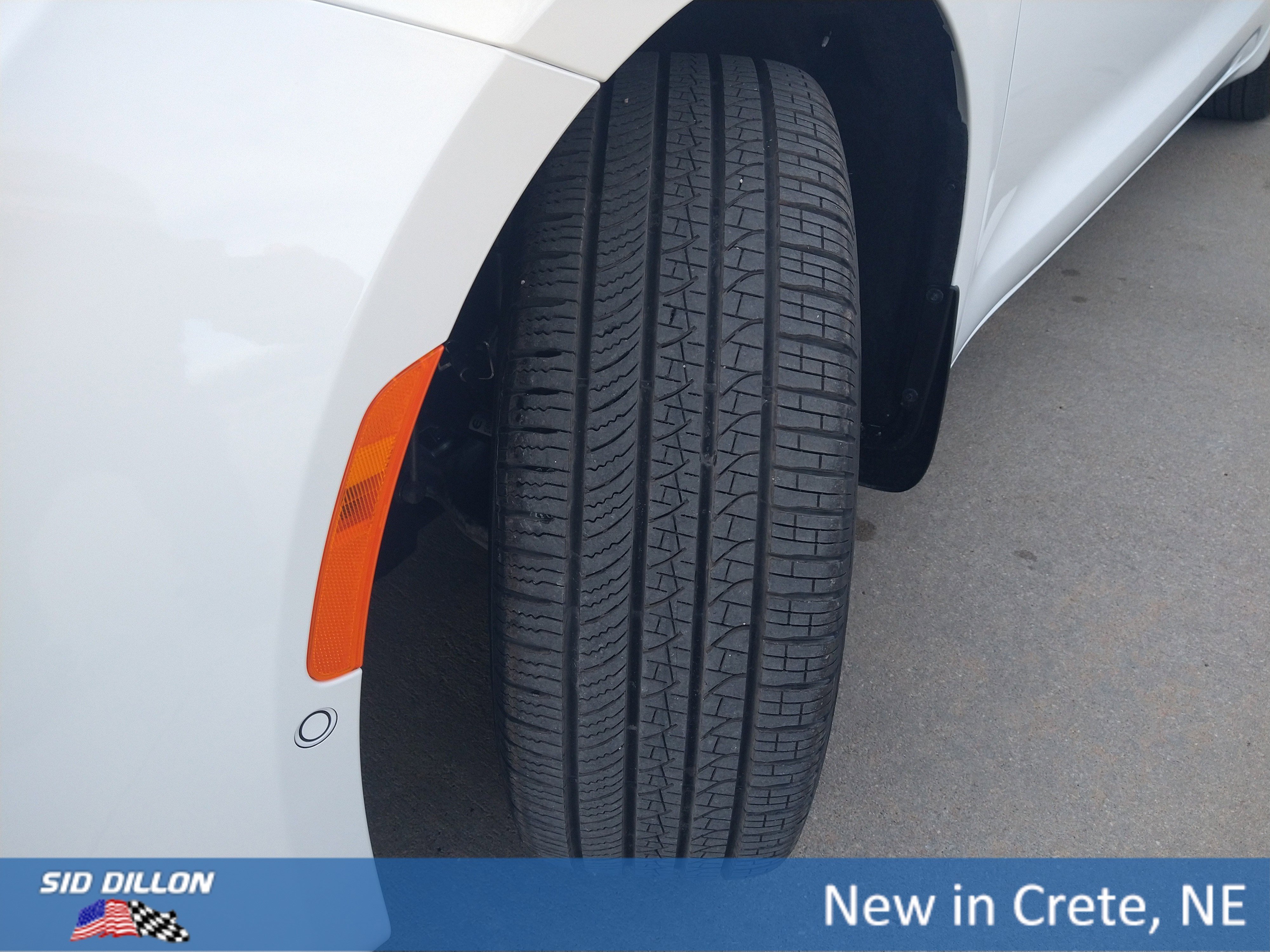 New 2026 Bright White Clear-Coat Exterior Paint Chrysler Select image 10