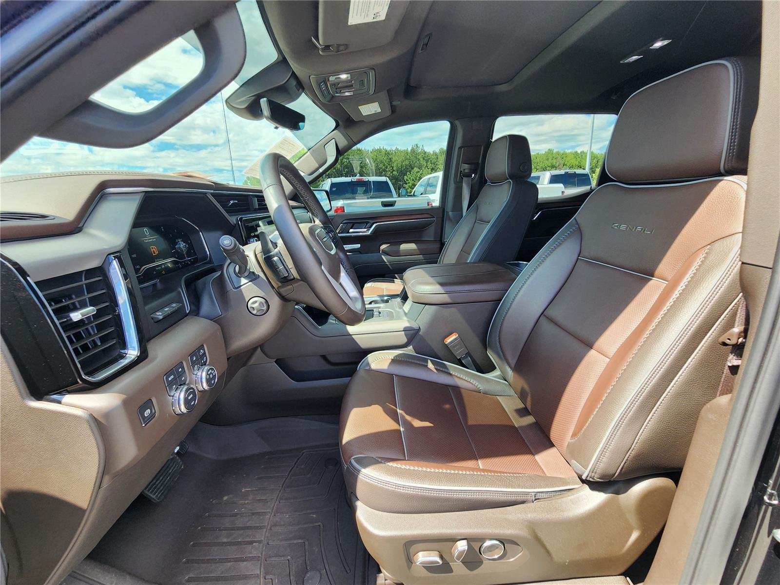 Used 2025 Onyx Black GMC Denali image 12