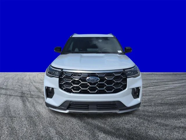 New 2026 Space White Metallic Ford Platinum™ image 9