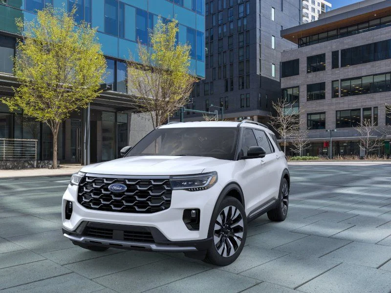 New 2026 Star White Metallic Tri-Coat Ford Platinum™ image 2