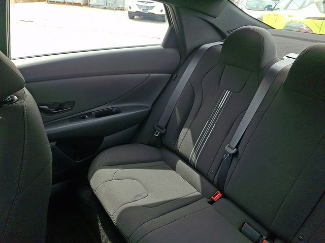 2025 Hyundai Elantra SEL - Photo 18