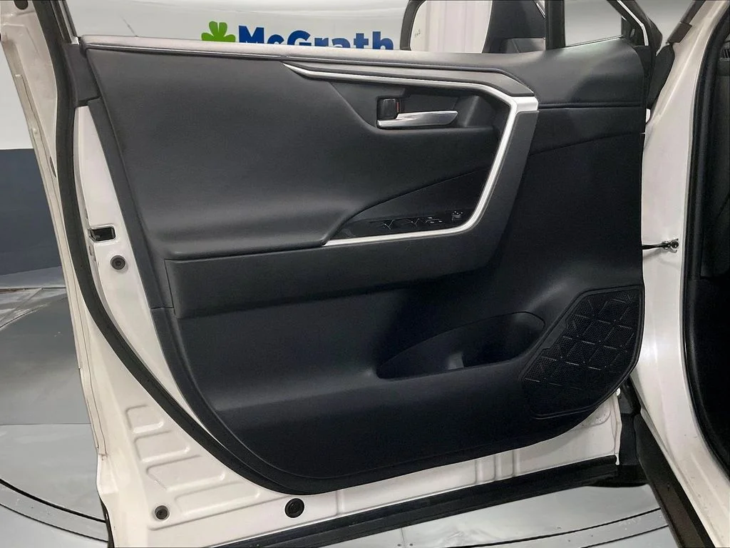 Certified Used 2022 White Toyota XSE image 27