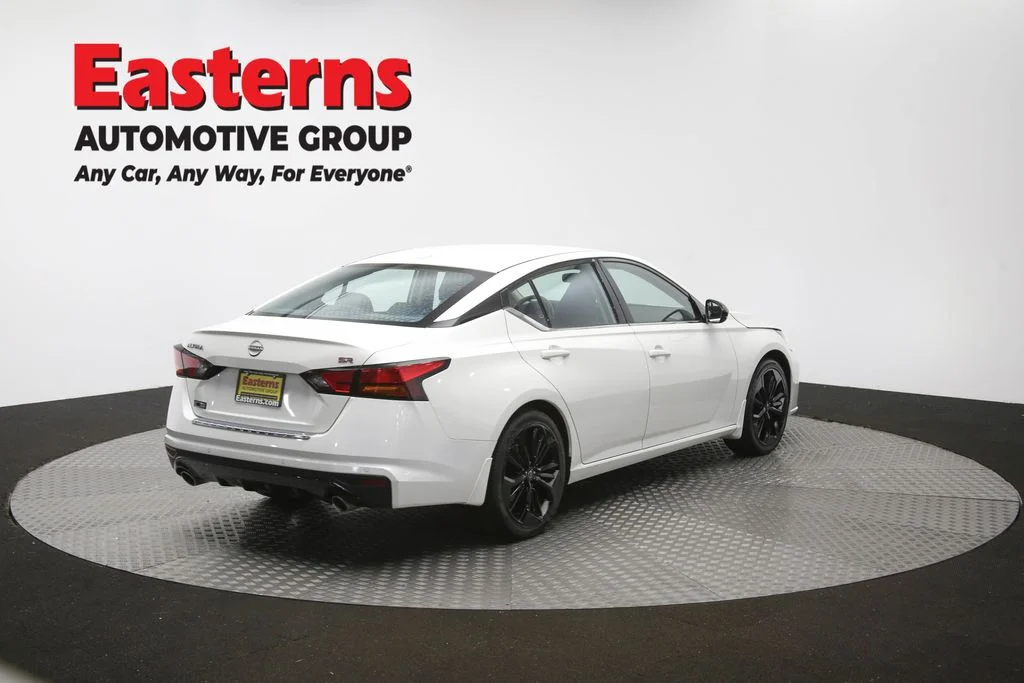 Used 2023 White Nissan 2.5 SR image 40