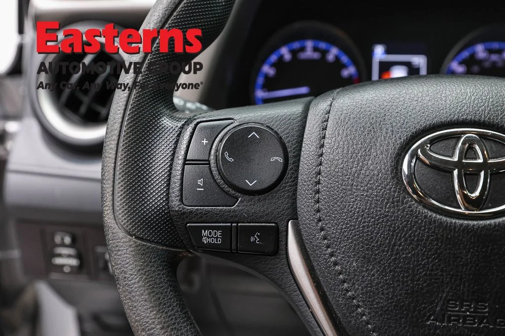 Used 2018 Silver Toyota LE image 14