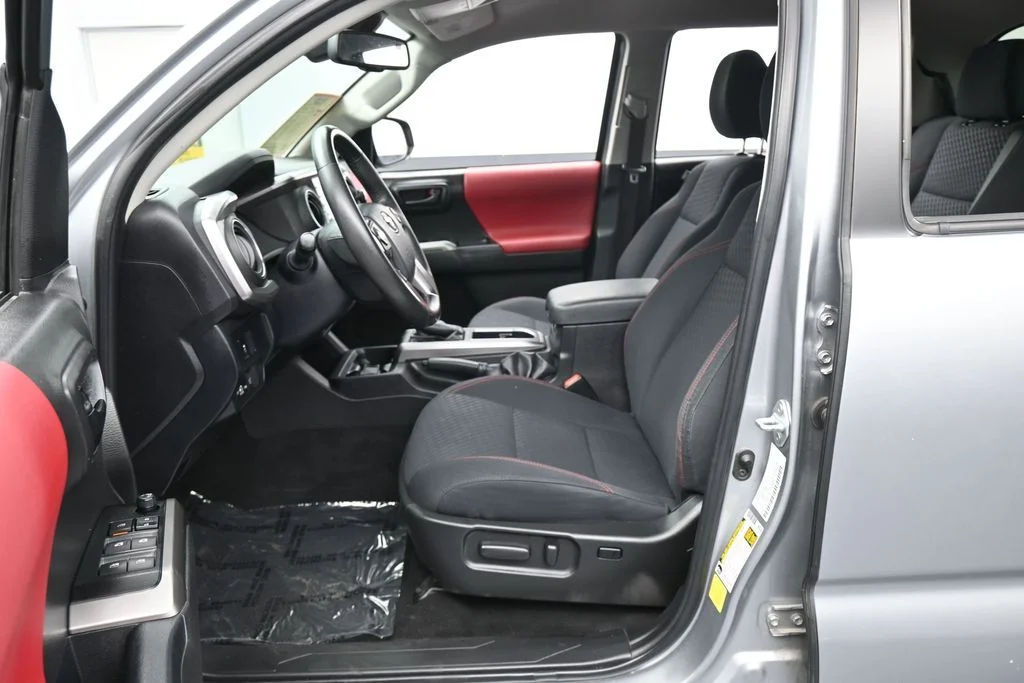 Used 2023 Lunar Rock Toyota SR5 image 11