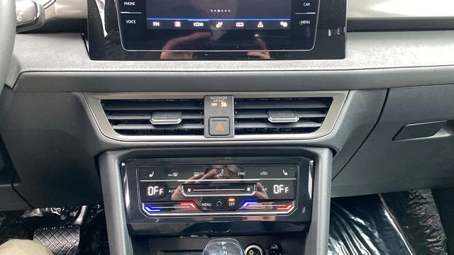 2026 Volkswagen Taos SE Black - Photo 16