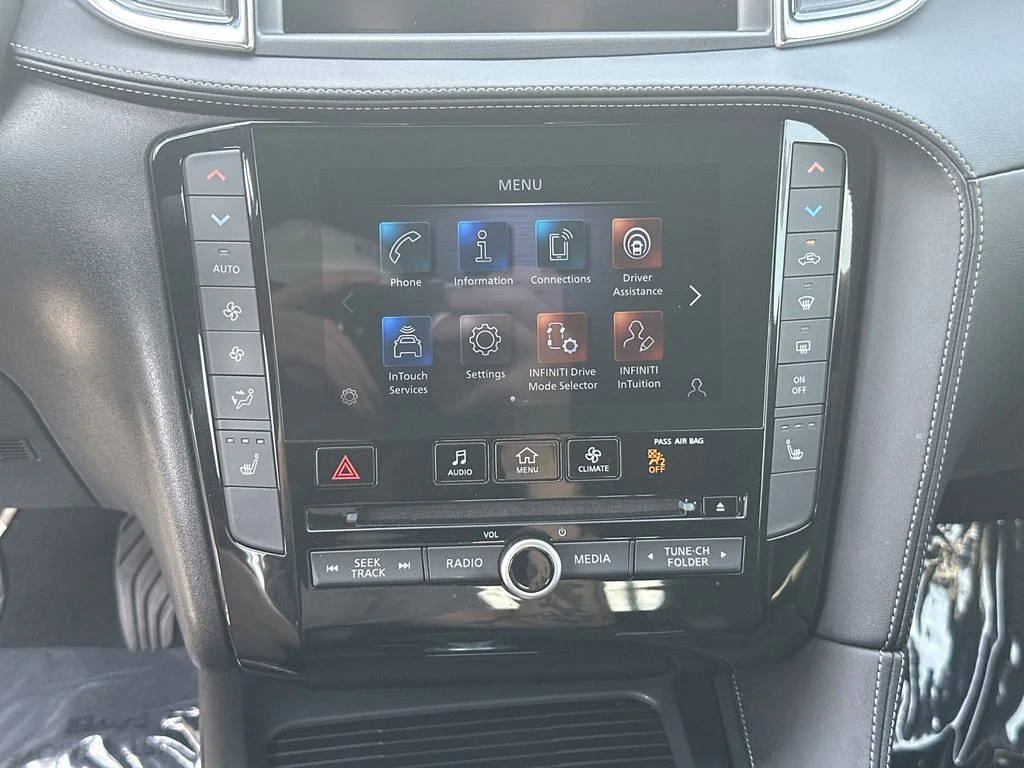 Used 2023 Gray INFINITI LUXE image 26