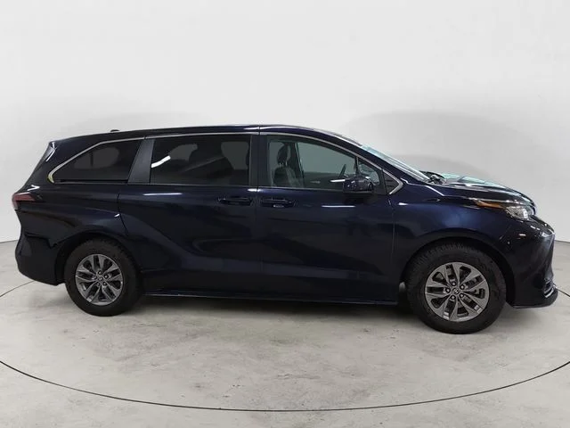 Used 2022  Toyota LE image 6