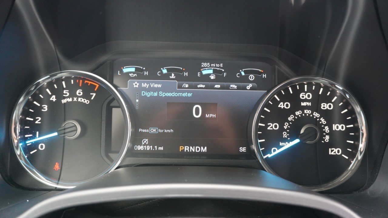Used 2019 Gray Ford LARIAT image 16