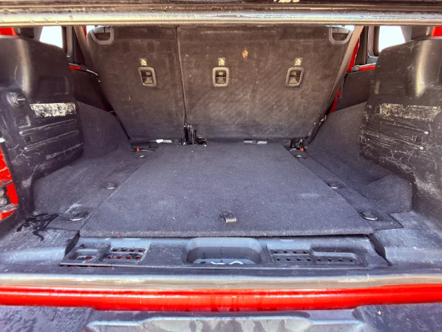 Used 2018 Red Jeep Unlimited Sahara image 24