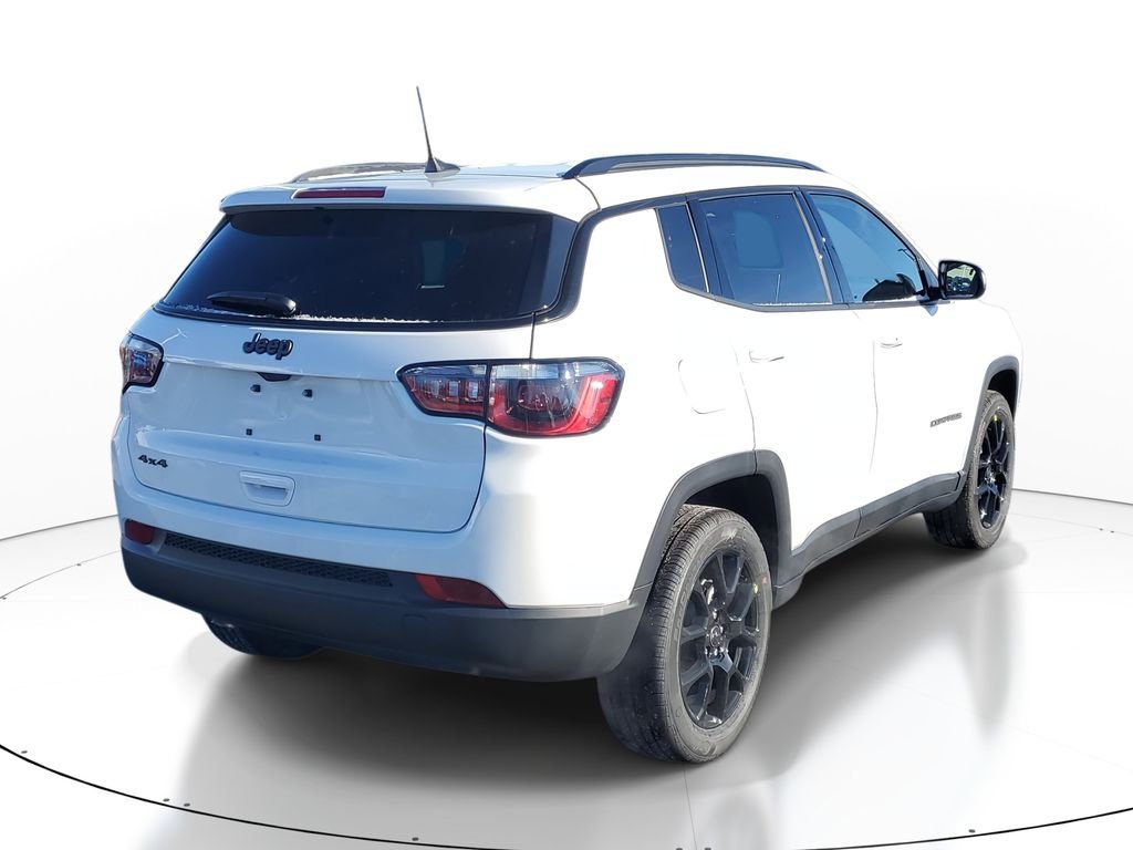 New 2026 Bright White Clearcoat Jeep Latitude image 3