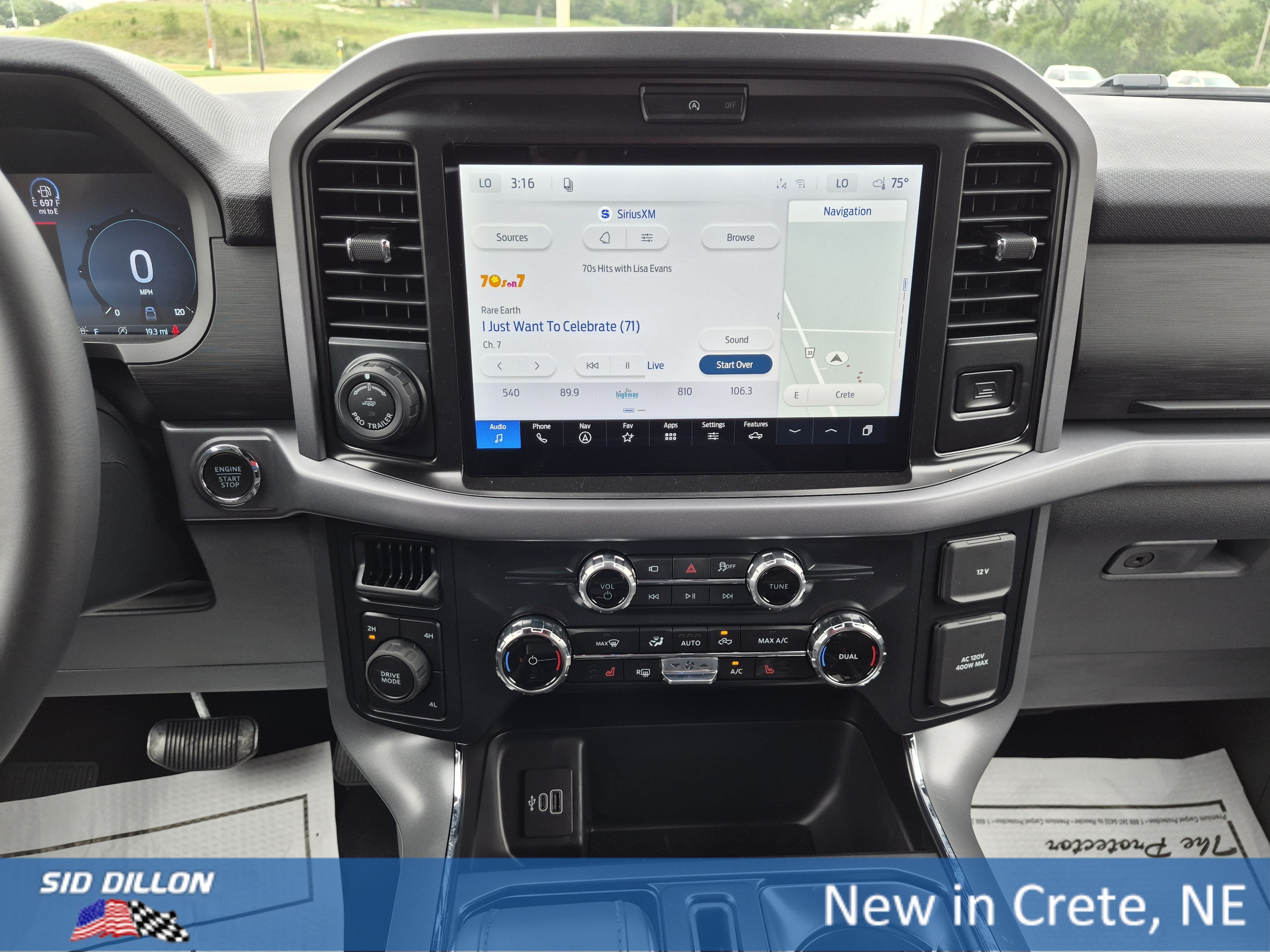 New 2026 Carbonized Gray Metallic Ford XLT image 7