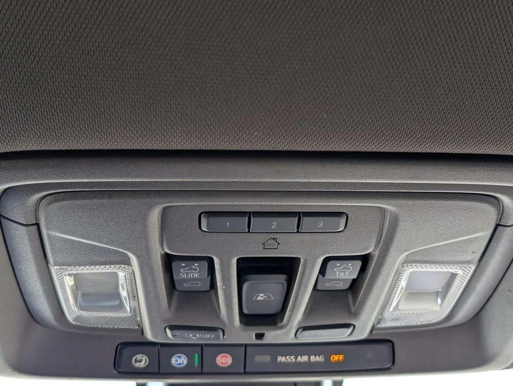 Used 2020 White GMC SLT image 27