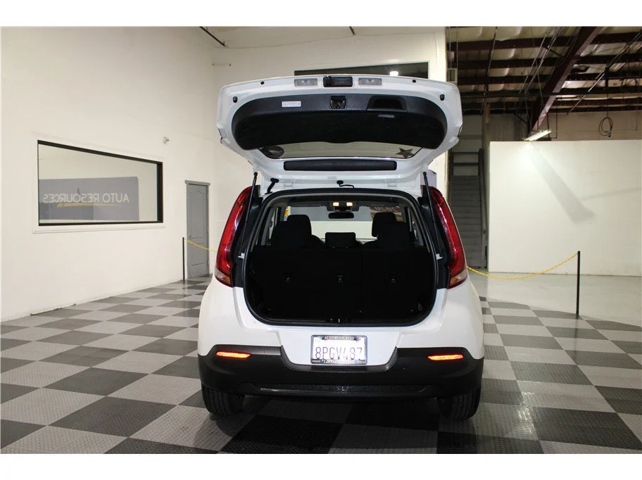 Used 2020 Snow White Pearl Kia LX image 19