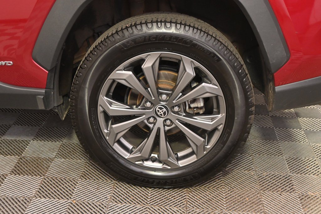 Used 2022 Pearl Toyota XLE Premium image 20