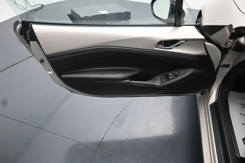 Used 2022 Silver Mazda Grand Touring image 16