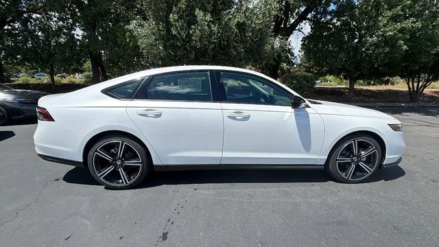 New 2026 White Honda SE image 3