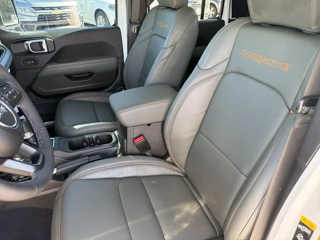 Used 2025 White Jeep Mojave image 18
