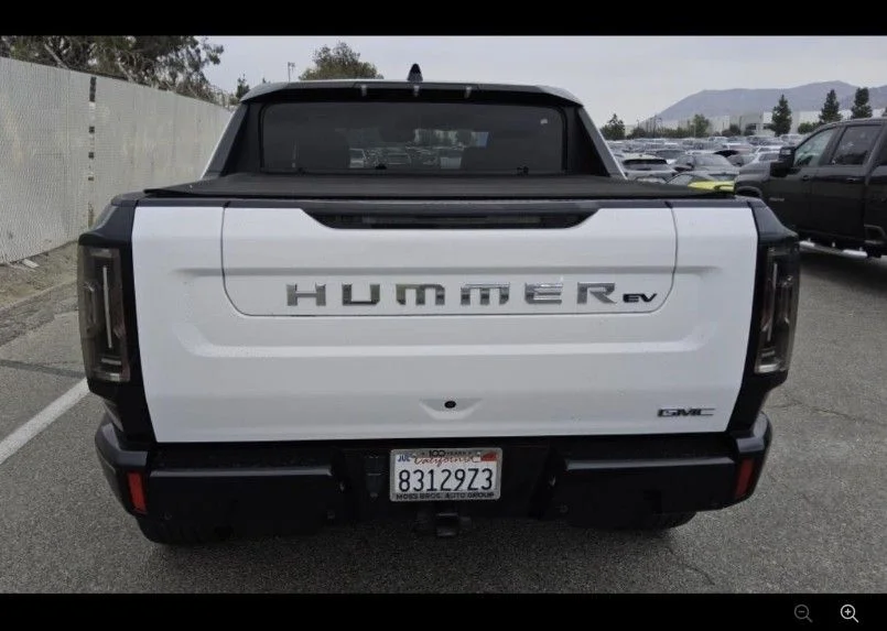 Used 2024 White GMC 2X image 7