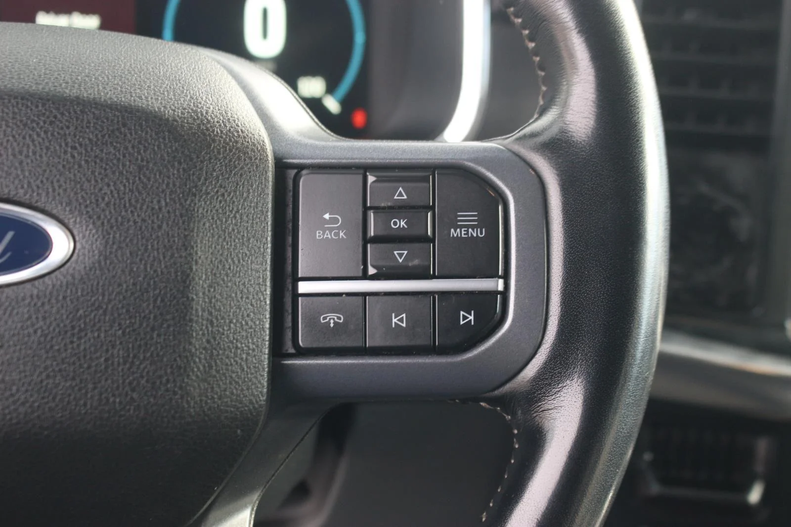 Used 2023 White Ford XL image 21