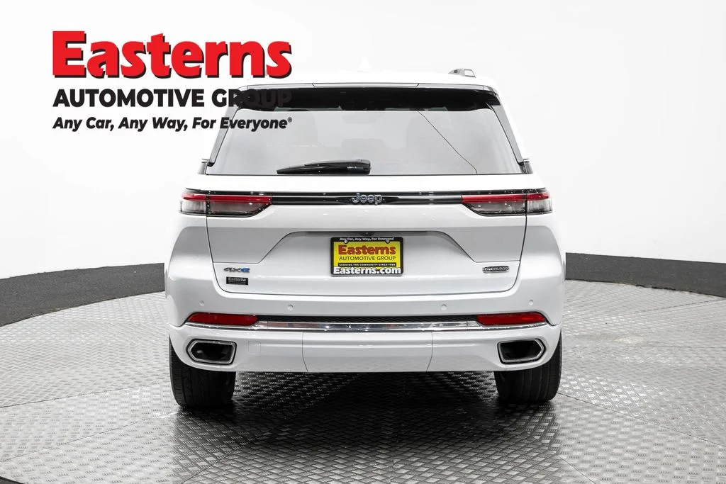 Used 2022 White Jeep Overland 4xe image 6